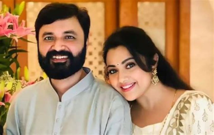 
Actress Meena Husband Vidyasagar Death After Corona Infection – Age and Family 