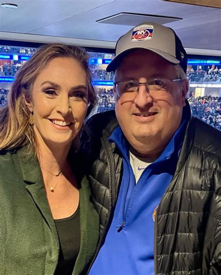 
Aj Mleczko Husband Jason Griswold Met Her During A Vacation 