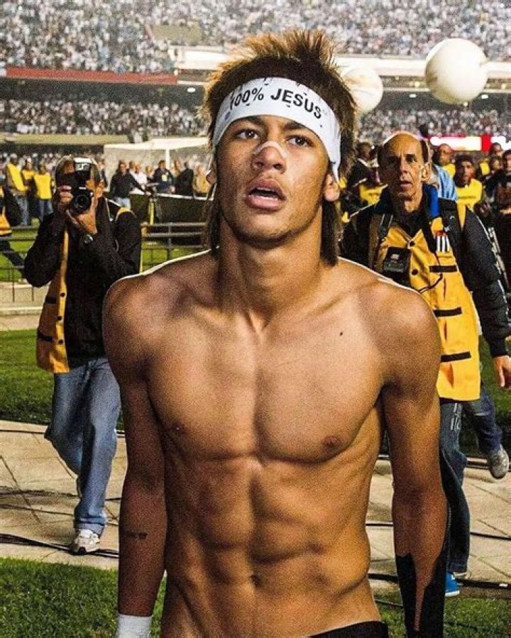 Alec Santos Height, Weight, Net Worth, Age, Birthday, Wikipedia, Who, Nationality, Biography