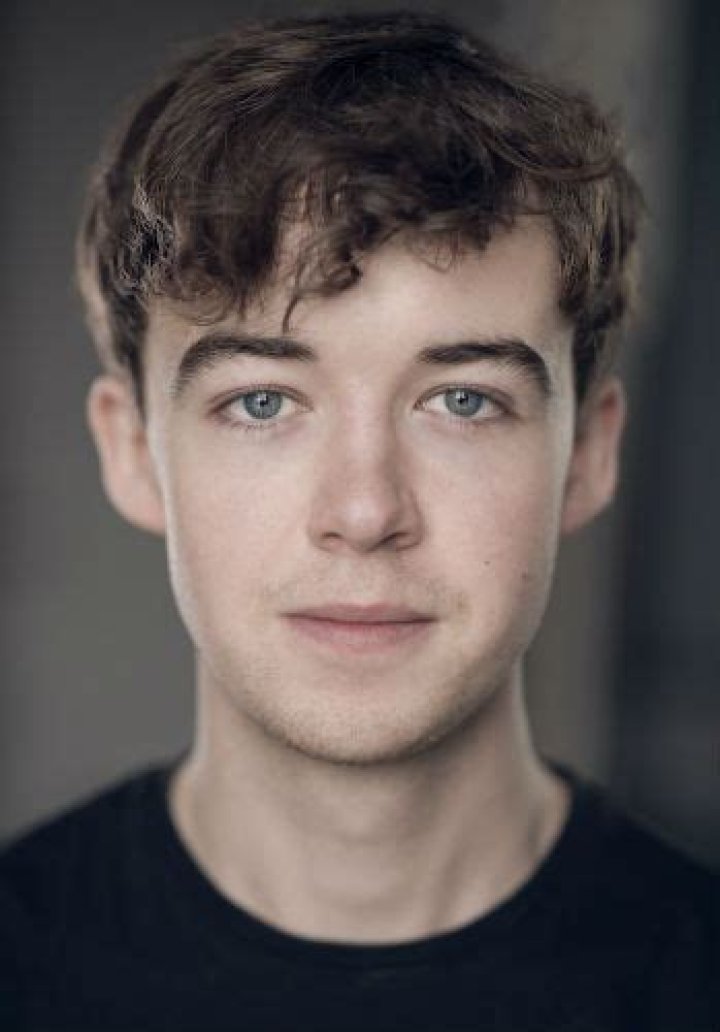 Alex Lawther Height, Weight, Net Worth, Age, Birthday, Wikipedia, Who, Nationality, Biography