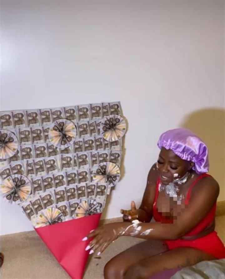 
Alex Unusual Surprises Khloe In Bed On 29th Birthday With Unending Outpour of Love 