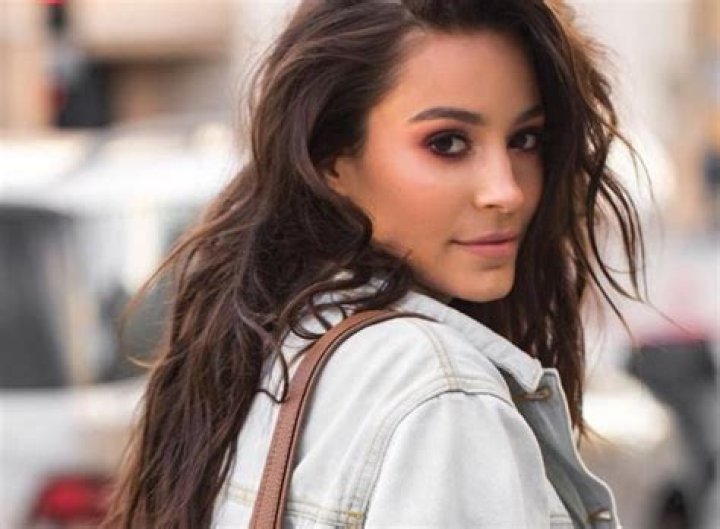 Alexxis Lemire Height, Weight, Net Worth, Age, Wiki, Who, Instagram, Biography