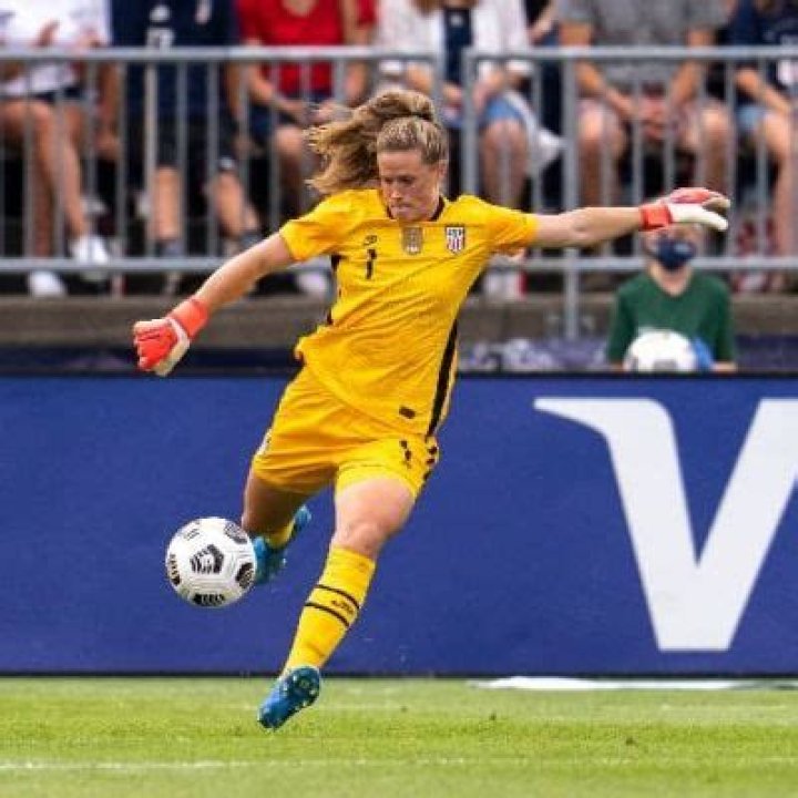 
Alyssa Naeher Height, Weight, Net Worth, Age, Birthday, Wikipedia, Who, Nationality, Biography 