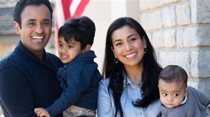 Apekz Real Name Is Mark Anthony Cadiente | Net Worth And Family