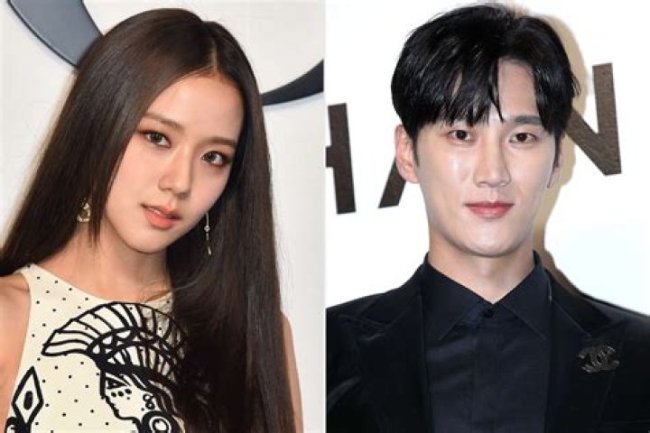 
Are BLACKPINK’s Jisoo and Ahn Bo Hyun dating? 