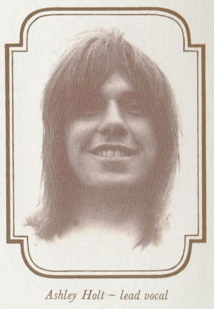 Ashley Holt Height, Weight, Net Worth, Age, Birthday, Wikipedia, Who, Nationality, Biography