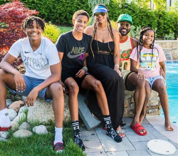 
Atoya Burleson, Nate Burleson Wife And Kids Nehemiah & Nathaniel 