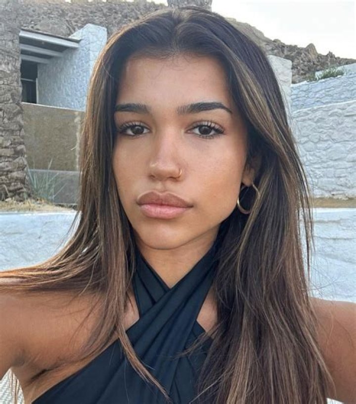 
Azra Mian Height, Weight, Net Worth, Age, Birthday, Wikipedia, Who, Nationality, Biography 