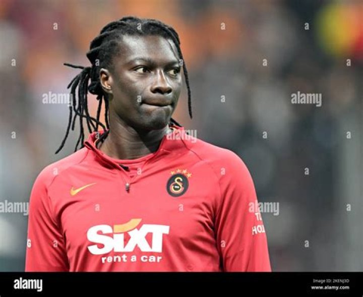 Bafétimbi Gomis Height, Weight, Net Worth, Age, Birthday, Wikipedia, Who, Nationality, Biography