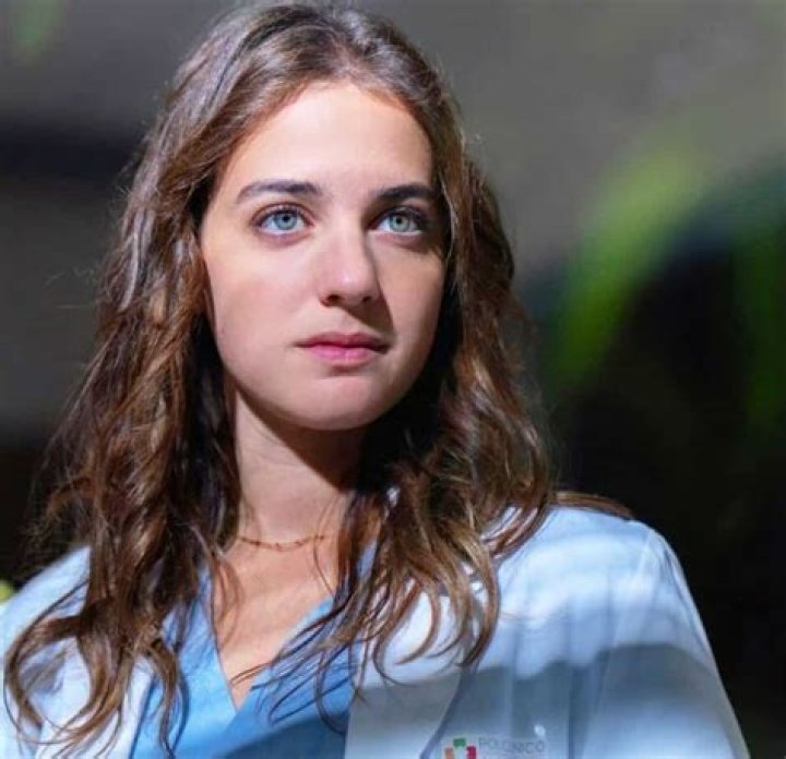 
Beatrice Grannò Boyfriend: Who Is She Dating? Parents and Net Worth 