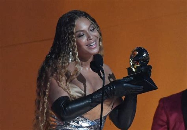 
Beyonce Grammy Record: She Breaks Records with 32th Grammy Trophies 