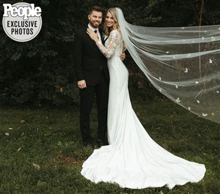 
‘Bringing Up Bates’ ‘ Trace Bates Is Married! Inside His Rustic Tennessee Wedding to Lydia Romeike 