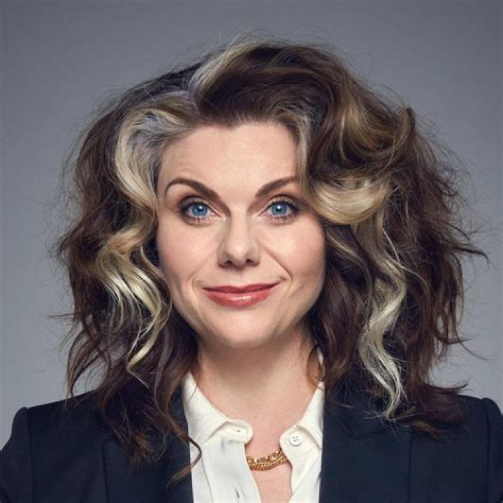 
Caitlin Moran Height, Weight, Net Worth, Age, Birthday, Wikipedia, Who, Nationality, Biography 