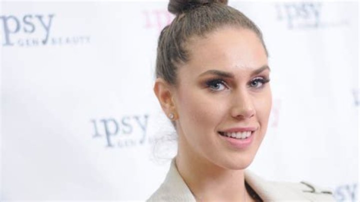 
Cassandra Bankson Height, Weight, Net Worth, Age, Birthday, Wikipedia, Who, Nationality, Biography 