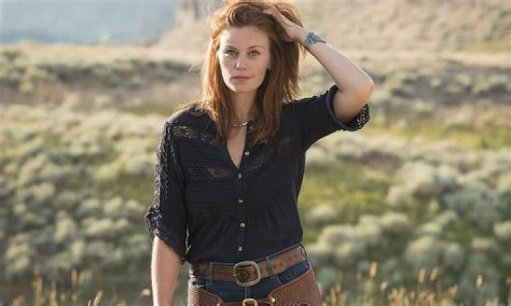 Cassidy Freeman (Longmire) Wiki Bio, net worth, height, married, siblings