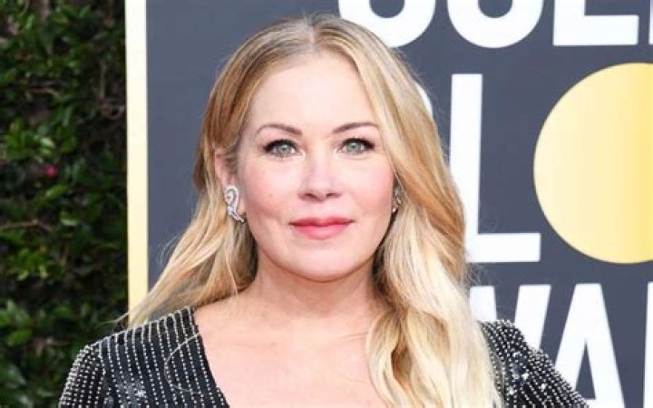 Christina Applegate Height, Weight, Net Worth, Age, Birthday, Wikipedia, Who, Nationality, Biography