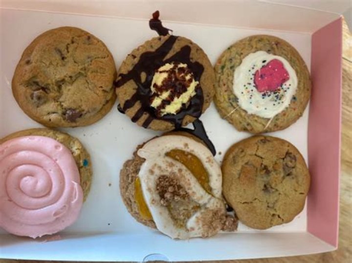 
Crumbl Cookies introduces Neapolitan Cookies and more for this week 