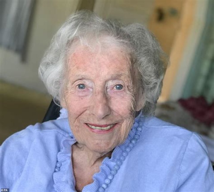 
Dame Vera Lynn Cause of Death, How did Dame Vera Lynn Die? 