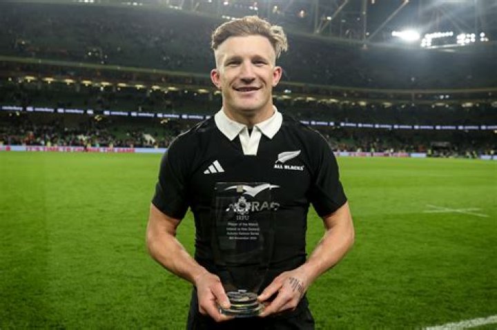 
Damian McKenzie Height, Weight, Net Worth, Age, Birthday, Wikipedia, Who, Nationality, Biography 