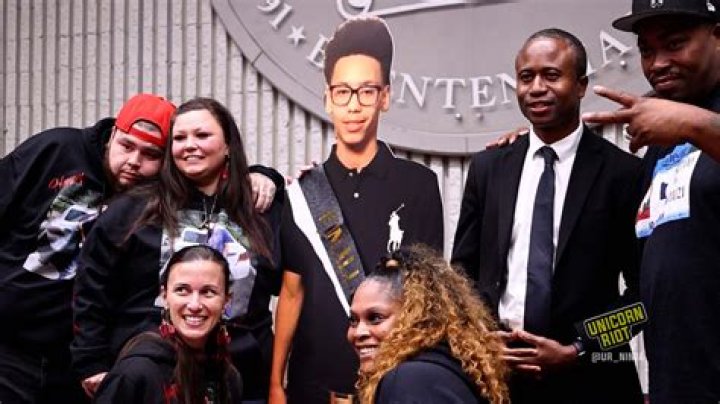 
Daunte Wright Facts, Age, Birthday, Wikipedia, Who, Nationality, Biography 