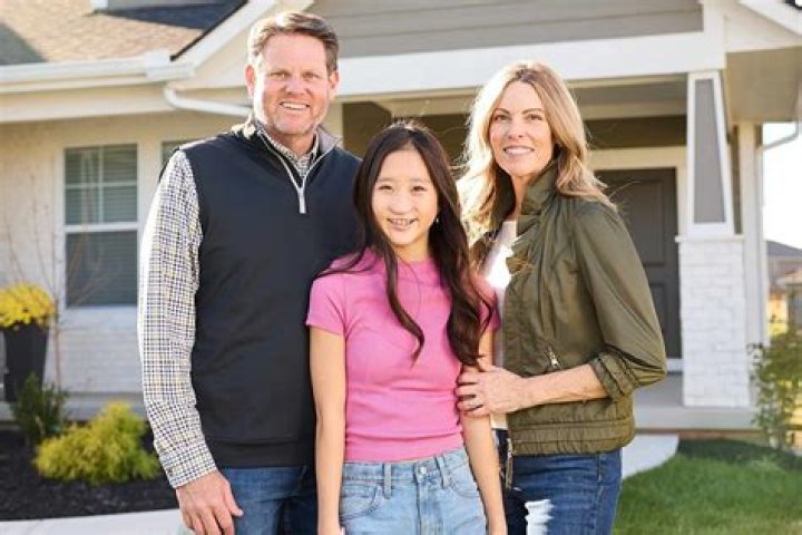 
Debbie Metivier Height, Weight, Net Worth, Age, Birthday, Wikipedia, Who, Nationality, Biography 