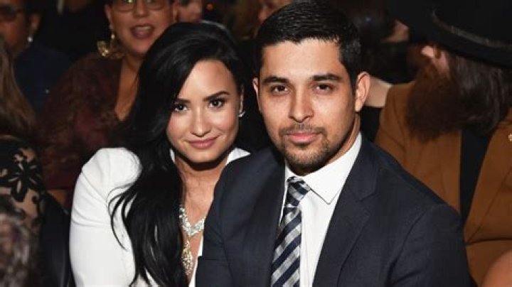 
Demi Lovato Fans Think Their New Song Addresses Age Gap With Ex Wilmer Valderrama 
