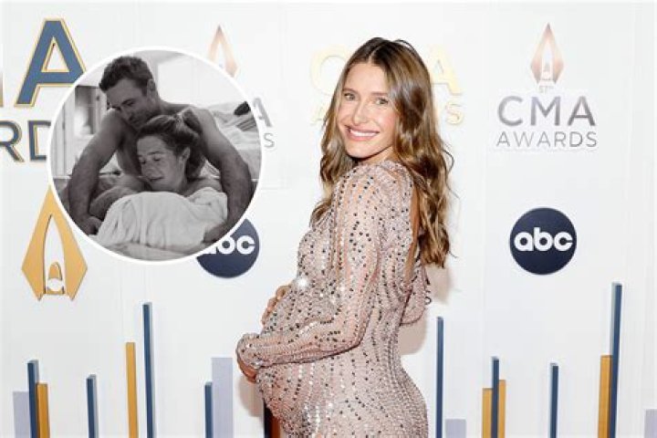 
Did Caroline Jones Have A Husband In 2022? Kids And Net Worth – Ex Husband Divorce Reason 