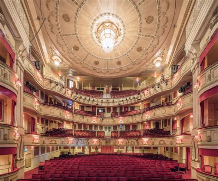 
Drake Postpones Shows at New York’s Apollo Theater Due to ‘Production Delays’ 