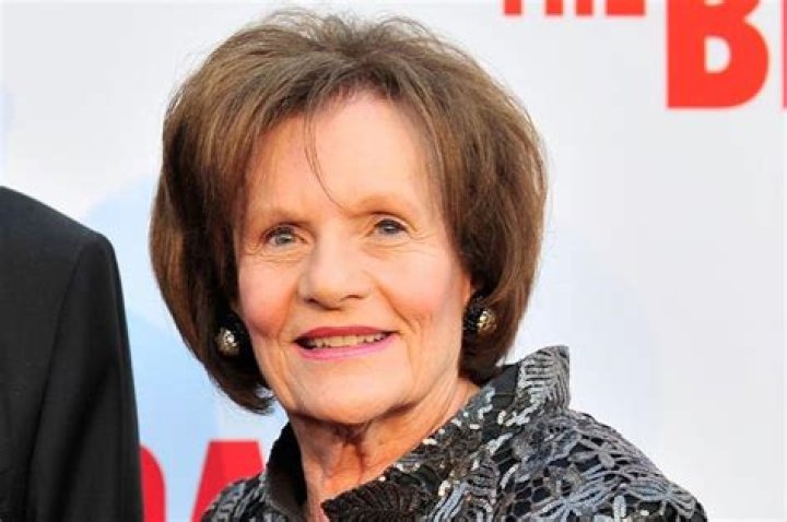 
Edythe Broad Height, Weight, Net Worth, Age, Birthday, Wikipedia, Who, Nationality, Biography 