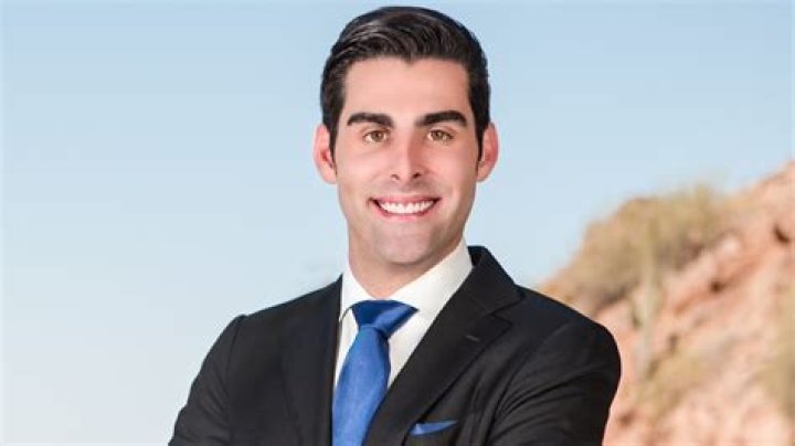 
Elijah Norton Height, Weight, Net Worth, Age, Birthday, Wikipedia, Who, Nationality, Biography 