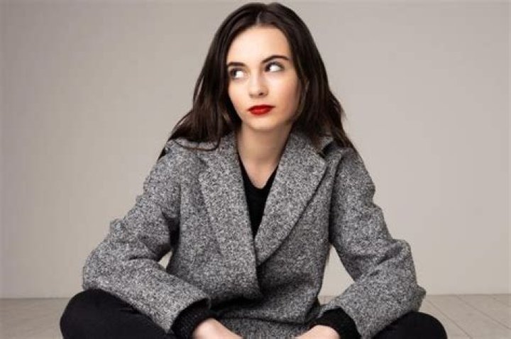 
Emily McDonnell Height, Weight, Net Worth, Age, Birthday, Wikipedia, Who, Nationality, Biography 