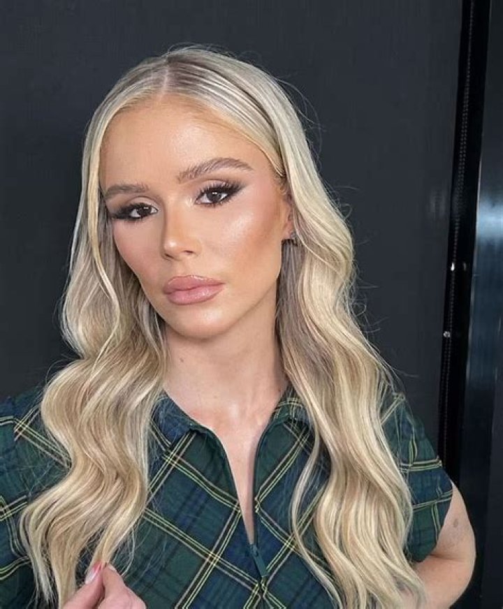 
Erin Bloomer Height, Weight, Net Worth, Age, Birthday, Wikipedia, Who, Nationality, Biography 