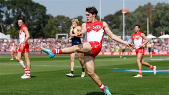 
Errol Gulden Height, Weight, Net Worth, Age, Birthday, Wikipedia, Who, Nationality, Biography 