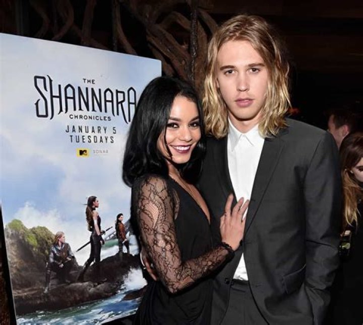 
Every Man Vanessa Hudgens Has Dated Since Zac Efron Up Until Now 