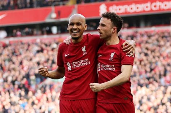 
Fabinho discusses Liverpool links with Jude Bellingham 