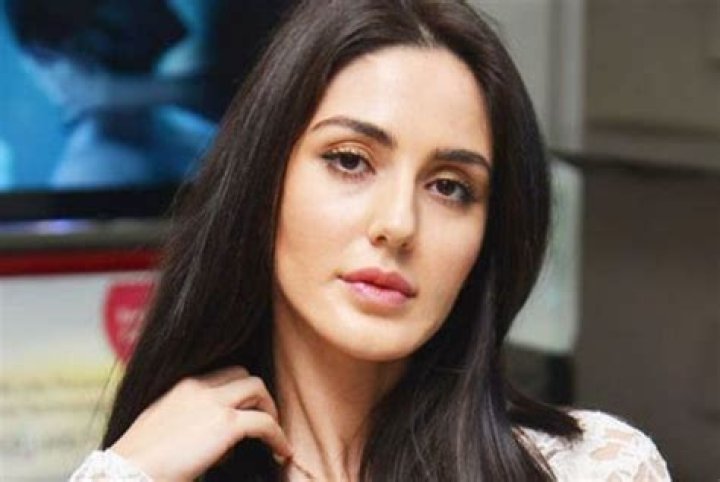 
Farah Karimaee Height, Weight, Net Worth, Age, Birthday, Wikipedia, Who, Nationality, Biography 