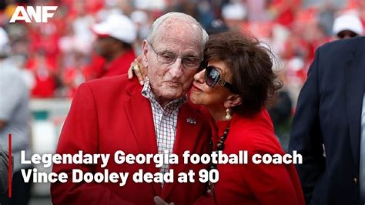 
Georgia football coach Vince Dooley dead at 90 