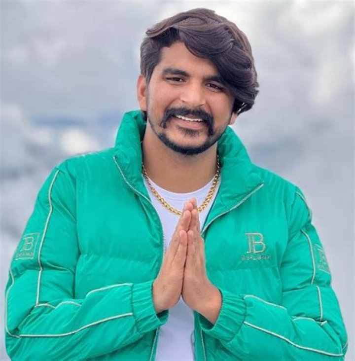 
Gulzaar Chhaniwala Height, Weight, Net Worth, Age, Birthday, Wikipedia, Who, Nationality, Biography 