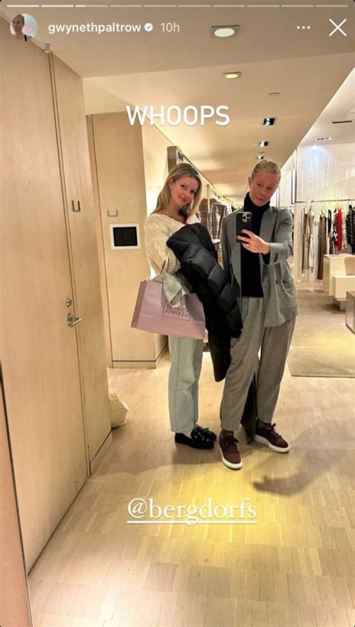 
Gwyneth Paltrow Goes On Shopping Spree with Lookalike Daughter Apple Martin: ‘Whoops’ 