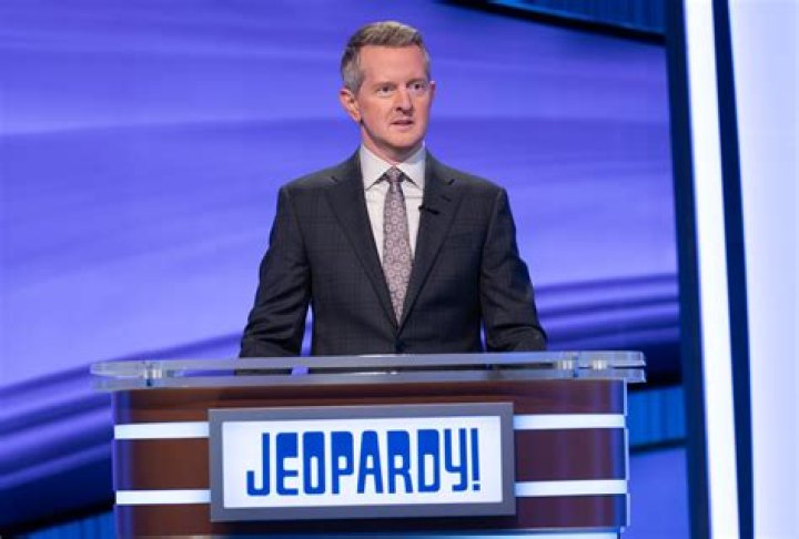 
Hasan Minhaj Defiantly Takes On ‘Celebrity’ ‘Jeopardy!’ Backlash: ‘Fans Weren’t Having It’ 