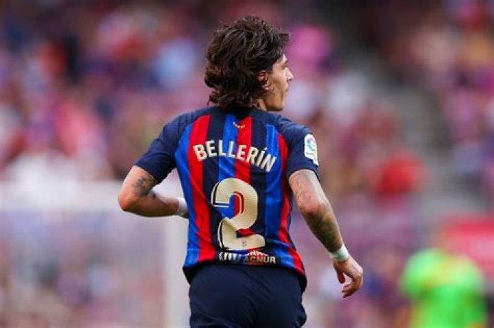 
Hector Bellerin Completes Return To Barcelona On Free Transfer 
