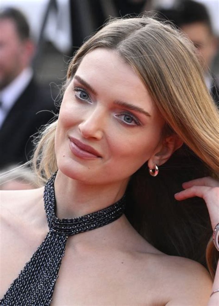 Holly Donaldson Height, Weight, Net Worth, Age, Birthday, Wikipedia, Who, Nationality, Biography