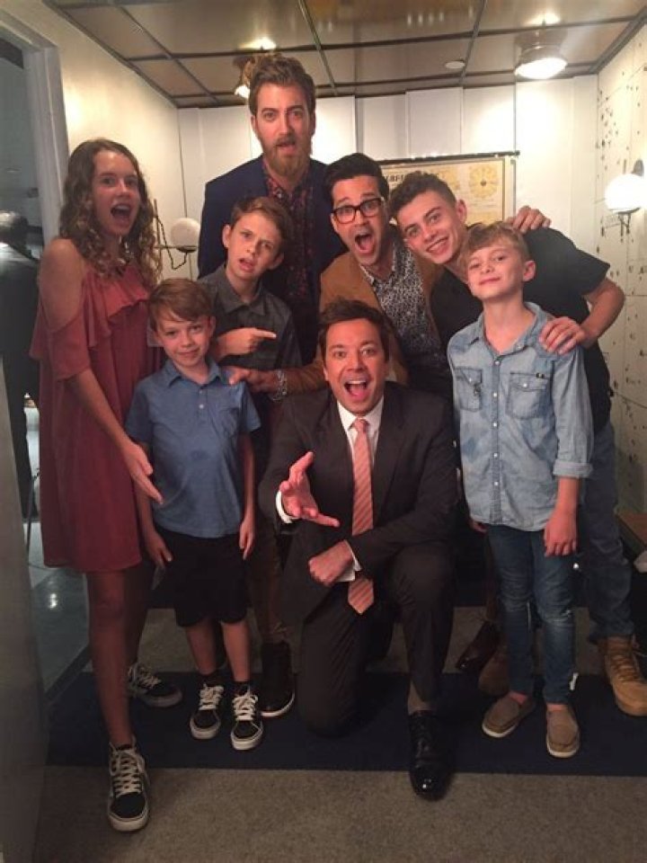 How tall is Link Neal? Height, Wife, Net Worth, Kids, Family