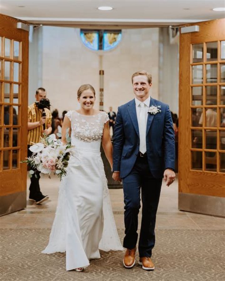 
Ice Hockey Forward Dani Cameranesi Wedding With Boyfriend Turned Husband Michael Brodzinski Details 