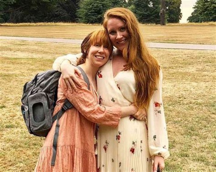 
Inside The Glamorous Life of Ron Howard’s Daughter Jocelyn Howard 