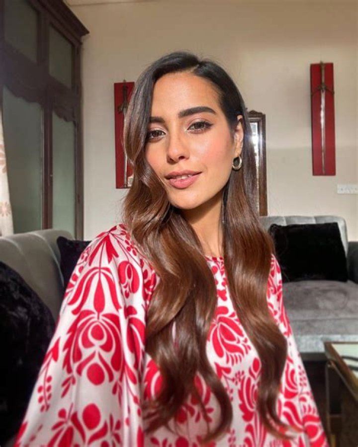 Iqra Aziz Height, Weight, Net Worth, Age, Birthday, Wikipedia, Who, Nationality, Biography