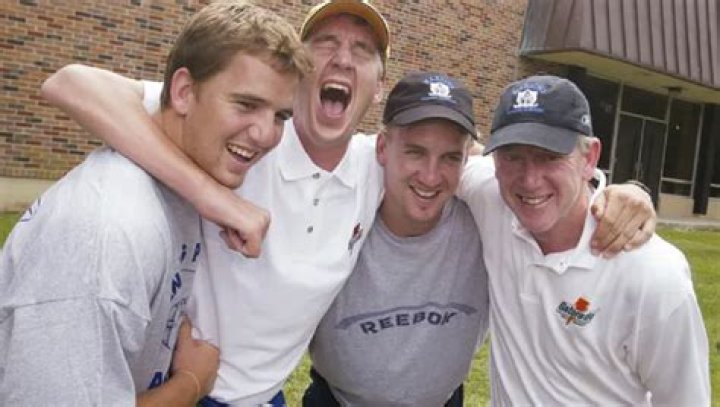 
Is Arch Manning Transferring, Leaving Texas? Age And Family 