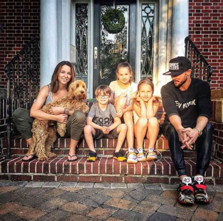 
Is Carl Lentz Still Married? Carl Lentz Wife, Children, Age, Height, Net Worth And More 