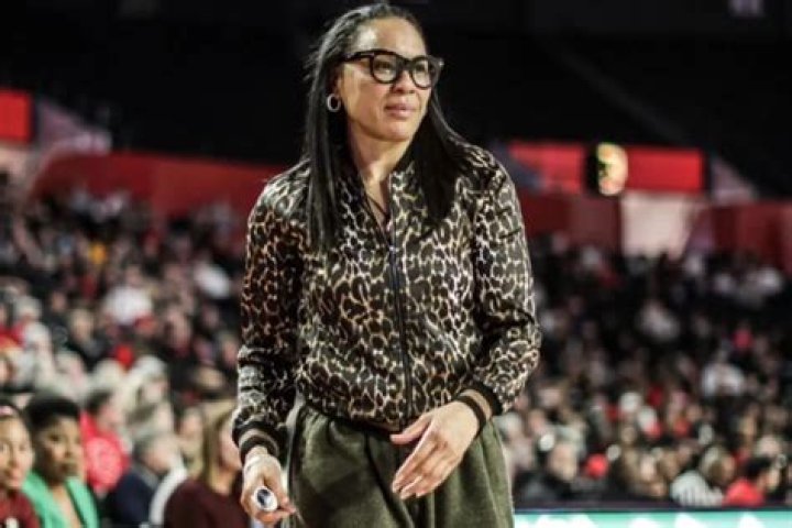 Is Dawn Staley Married: Who is His Wife or Partner?