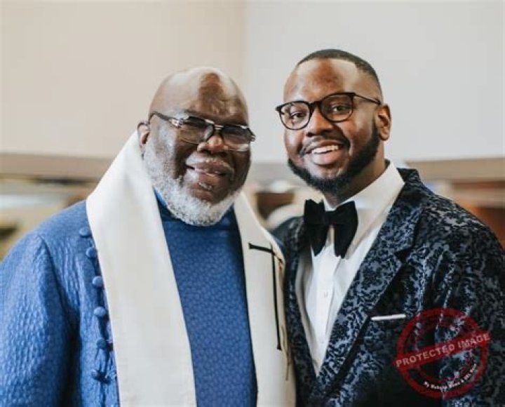 Is Devon Walker Gay? Age, Height, Net Worth